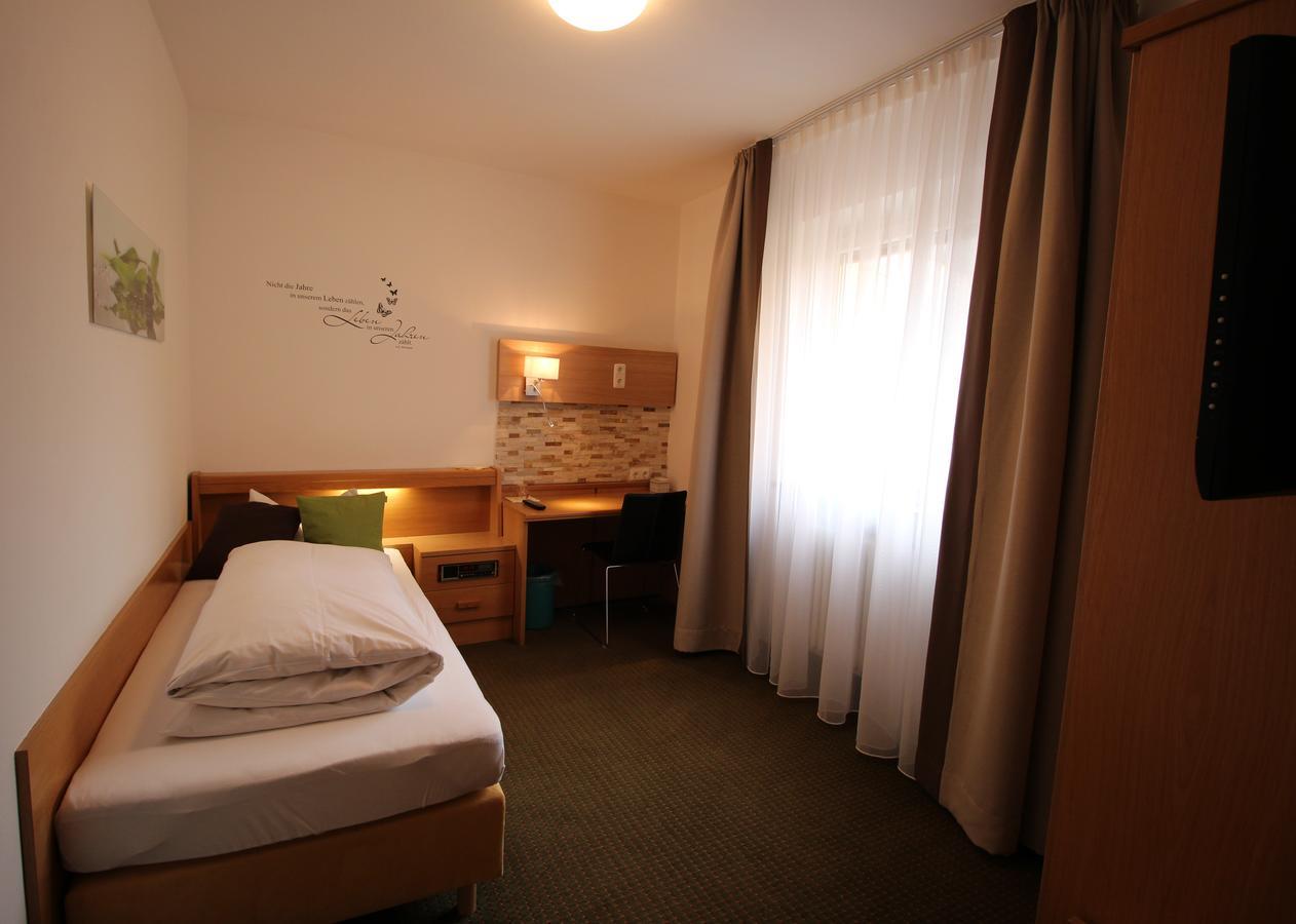 Hotel Vitis Erding Exteriör bild